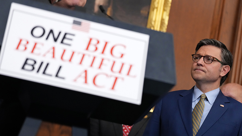 米下院が大型減税・歳出法案可決　国債36兆ドル超と低所得層への影響