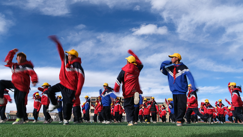 中国シーザン自治区の寄宿学校、遠隔地の子どもの教育を支える存在に