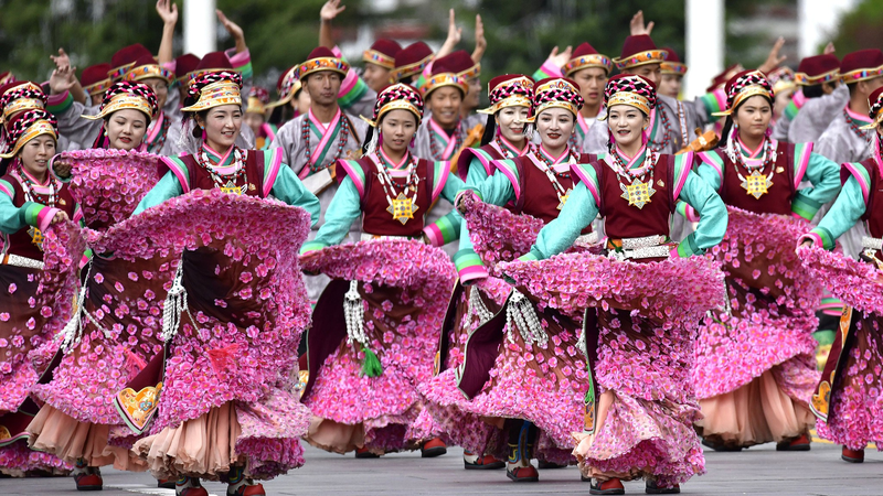 中国・西蔵自治区60周年　王滬寧氏「現代的で調和のとれた西蔵」方針示す