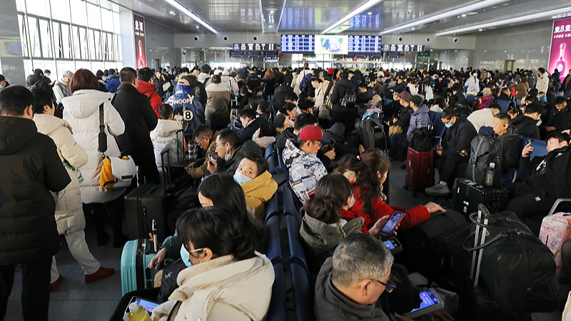 中国春節連休4日目、移動3億人超え　2025年春運の旅行ラッシュ