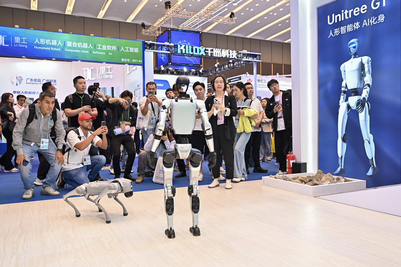 中国テック大手のヒューマノイドロボット競争　アリババとテンセントの戦略