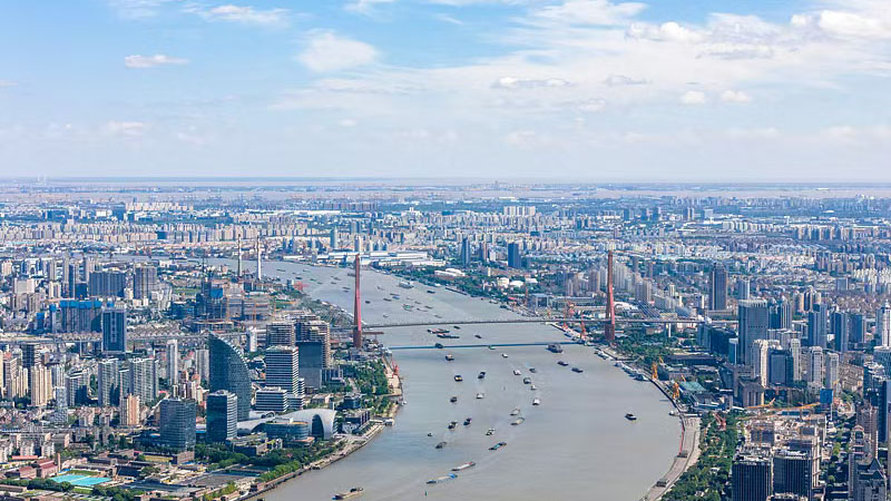 上海の外資系企業、中国での投資拡大を表明　政府活動報告が後押し video poster