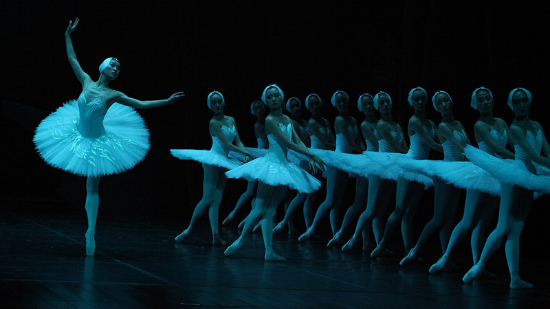 上海バレエ団「白鳥の湖」10年　上海グランドシアターで節目公演 video poster