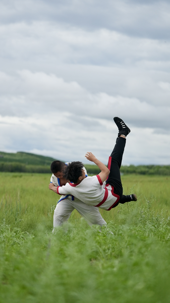 天津レスリング：中国式レスリングを家族三代で継ぐコーチの物語 video poster