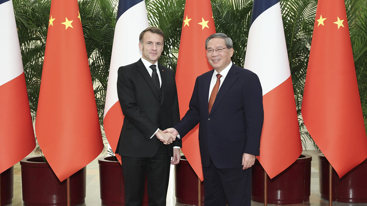 中国の李強首相、マクロン仏大統領と会談　AIやグリーンで協力拡大へ