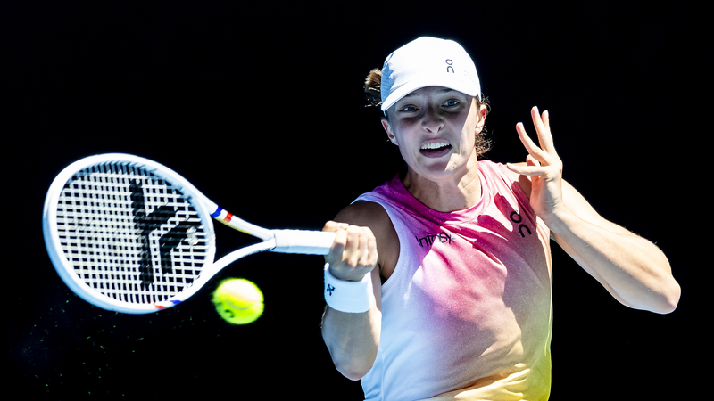 全豪オープン女子準決勝へ　シフィオンテクがナバロ圧倒