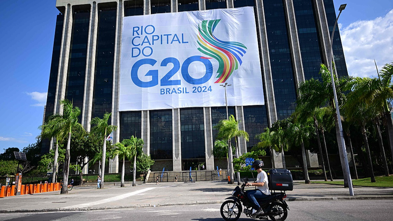 G20サミット開幕　リオで首脳集合写真　飢餓と貧困、国際機関改革を議論 video poster