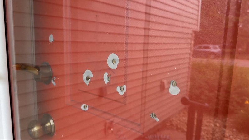 ミネソタ議員夫妻殺害　セキュリティ専門家訴追と広がる政治的暴力への不安 video poster