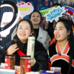 LPUWKLI4EXSTLPOQ67VC - NewsTomo – 日本語で読む、世界のニュースハブ 中国本土でデジタル消費が加速:2025年上半期9.37兆元、家計支出の46.5%に