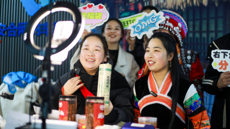 中国本土でデジタル消費が加速：2025年上半期9.37兆元、家計支出の46.5%に