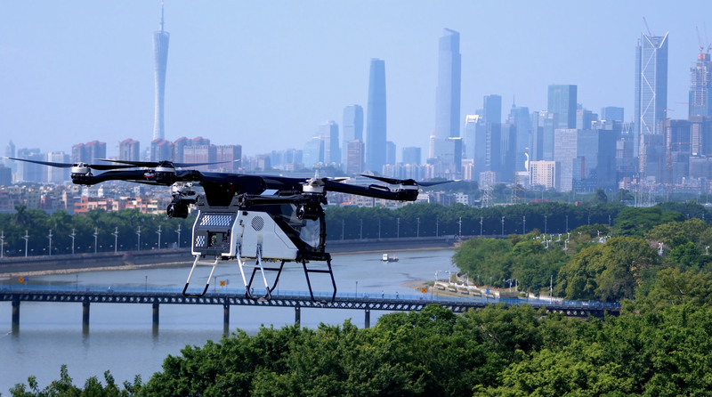 中国の空飛ぶクルマ量産へ　低空経済ブームが加速 video poster