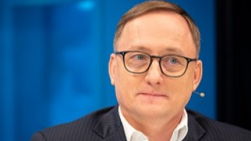 ECBカザークス氏、段階的な利下げ継続が基本シナリオ