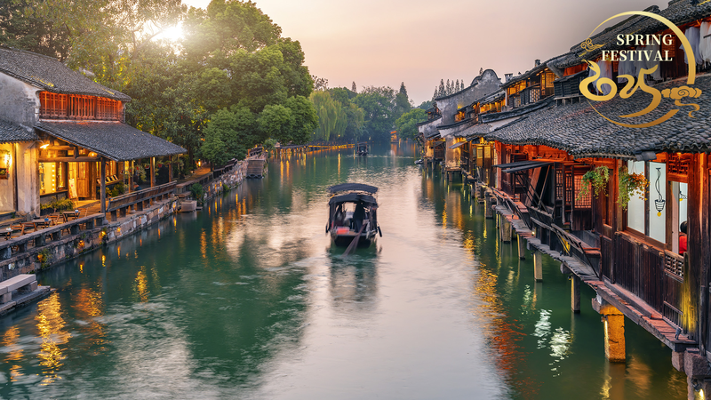 春節を待つ江南の水郷・烏鎮　ランタンと水路がつくる冬の中国