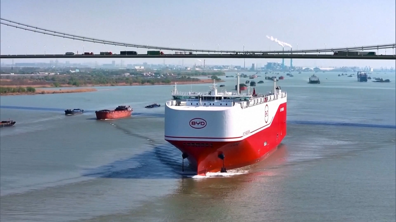 中国の自動車輸出が加速　世界最大級カーローシップが欧州へ初航海