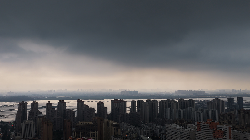 中国福建省で洪水対応レベルIV発動　台風ウィパー接近で大雨