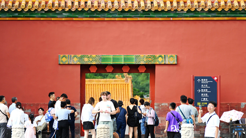 中国の新ビザ免除政策、日本で歓迎　日本人の30日滞在が可能に