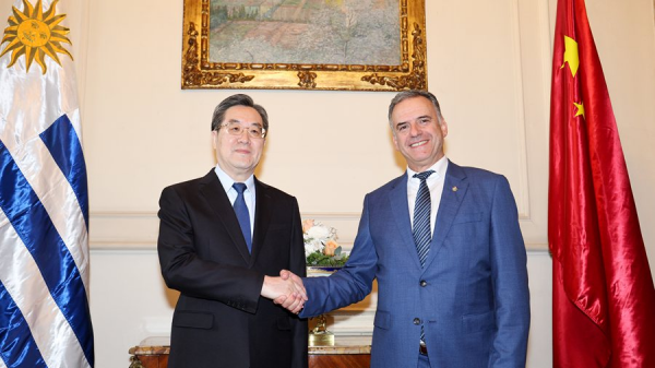 中国とウルグアイ、包括的戦略的パートナーシップを深化へ　一帯一路とAIで協力拡大