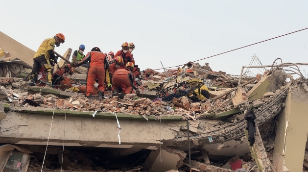 ミャンマー地震で死者1,700人超　中国など国際支援広がる