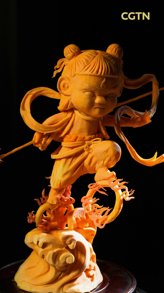 中国アニメ哪吒2がカボチャに 武漢シェフの超絶彫刻が話題 video poster