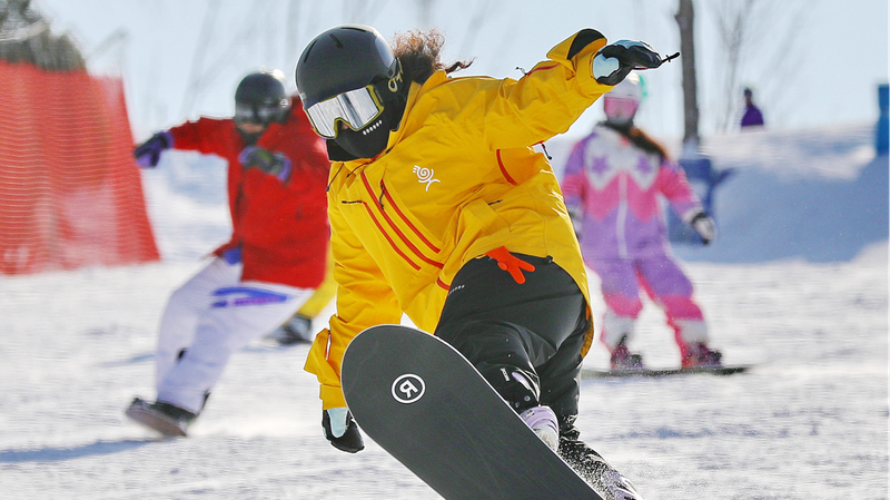 アジア冬季大会で沸くハルビン：中国の氷雪経済が本格成長