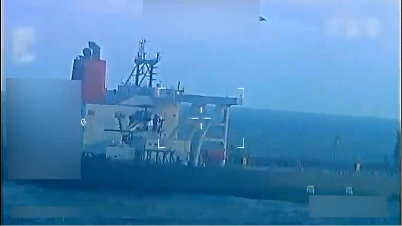 米軍がベネズエラ沖で大型タンカー拿捕　トランプ大統領が確認