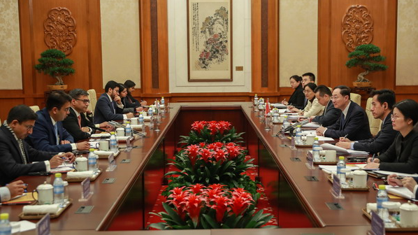 中国本土とインドが直行便再開へ　外交協議で6つの合意