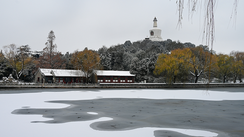 北京で寒波と雨雪　青色寒波警報で備え強化、3万5千人が待機