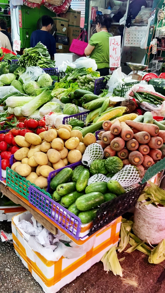 香港ストリートマーケット入門　果物から海鮮まで、日常が見える市場散歩 video poster