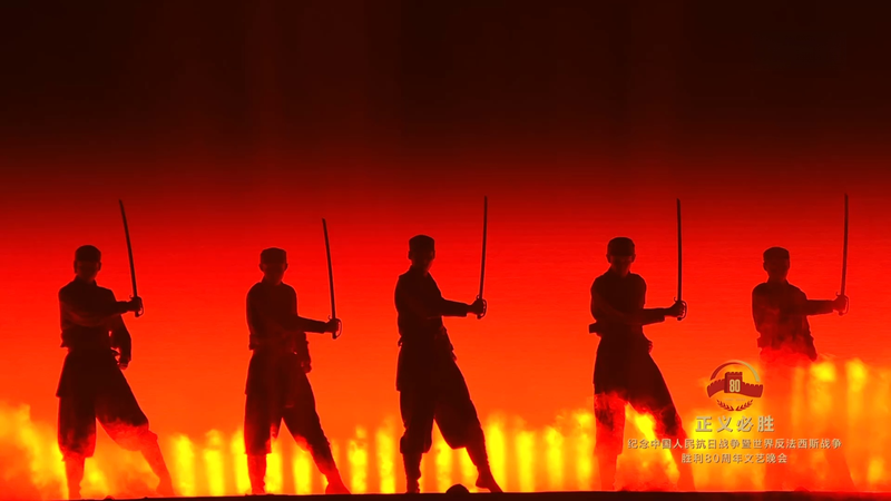 中国の歌舞組曲『Flames of War Everywhere』　戦火の中の抵抗と希望を描く video poster