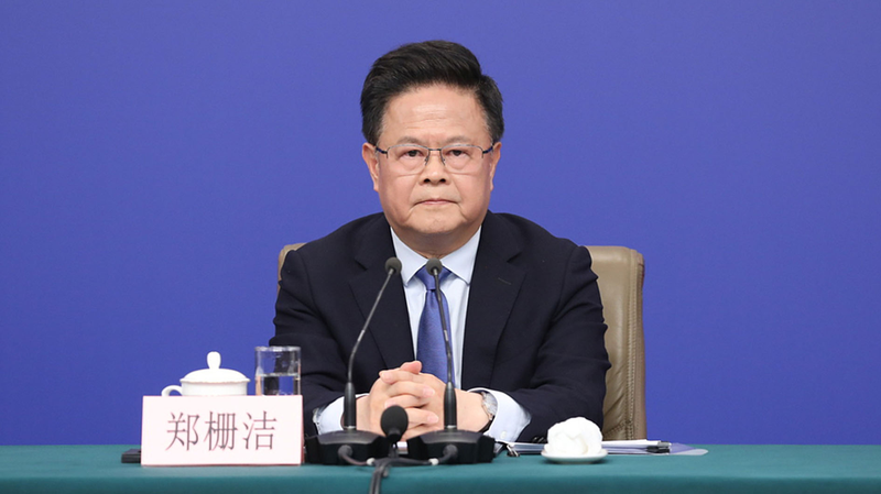 中国経済、2025年成長率5％目標に自信　「三つの新しい経済」に注目 video poster