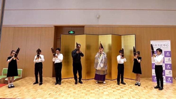 北京で笙とショーが共演　日中をつなぐ古代楽器のいま video poster