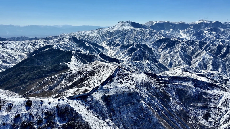 春雪に包まれた万里の長城　山西省・広武長城の白い絶景 video poster