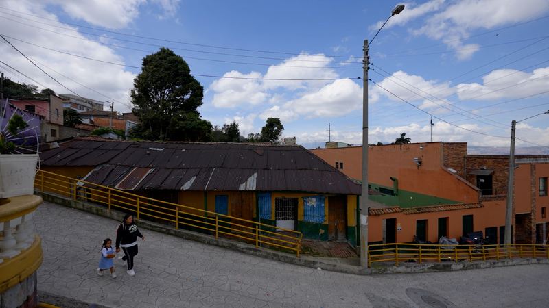 コロンビア、居住地ベースの「社会階層」制度見直しへ 経済的分断に挑む video poster