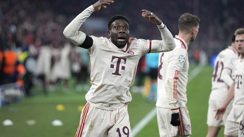 チャンピオンズリーグ：バイエルン土壇場同点で16強　ACミランは退場で敗退