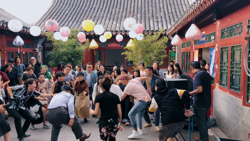 CGTNドキュメンタリー『Courtyard No. 27』北京の胡同で生まれる世代間コミュニティ video poster