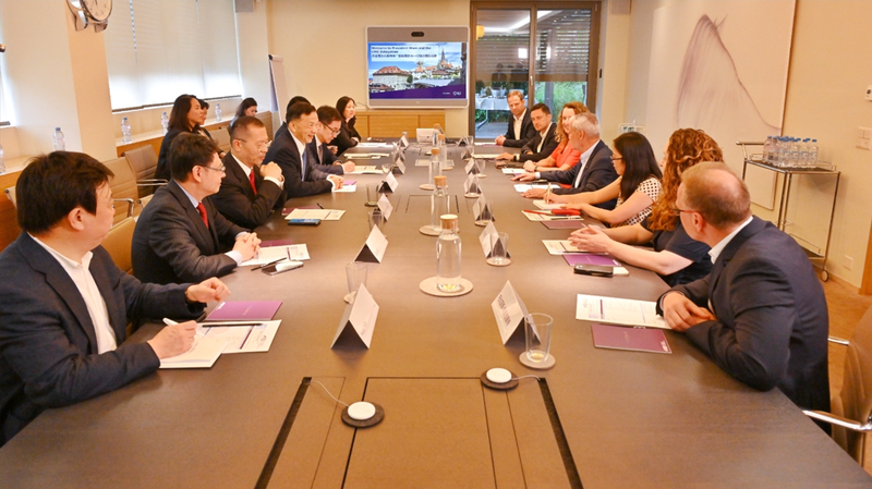 OVE0INZ922M4APOV2VKO - NewsTomo – 日本語で読む、世界のニュースハブ CMG総裁と国際馬術連盟会長が会談 中国で馬術とオリンピック普及へ