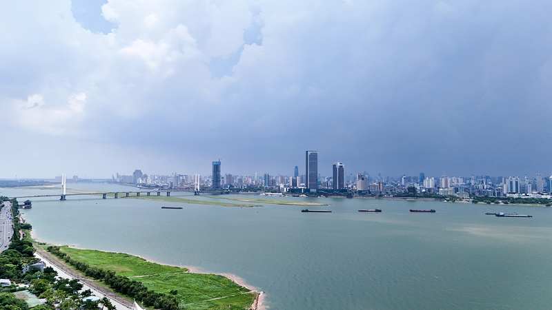 中国・南昌の秋水広場　ガン江沿いに広がる夜景とアジア第2位の音楽噴水 video poster