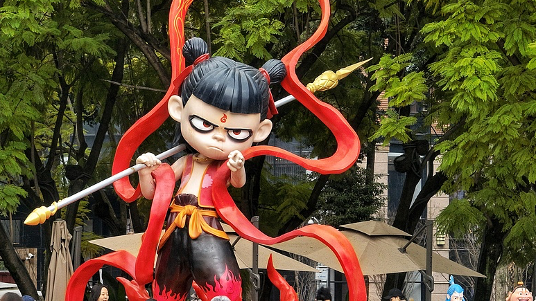 中国アニメ映画「Ne Zha 2」、成都で大人気　写真スポットと興行新記録の背景