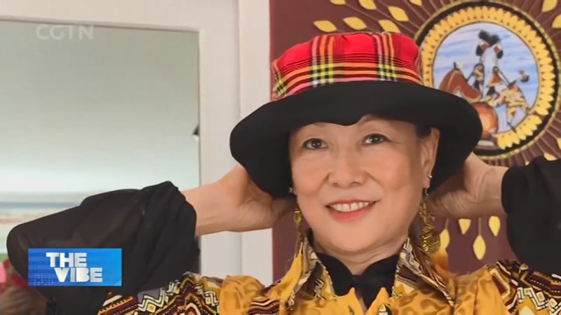 タンザニアの中国系モデル、60歳でSNSスターに　文化をつなぐ国際ニュース video poster