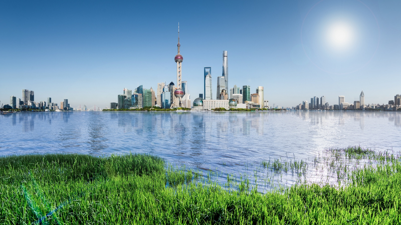 上海が観光地で「歩く煙」対策　屋外の受動喫煙に一歩前進