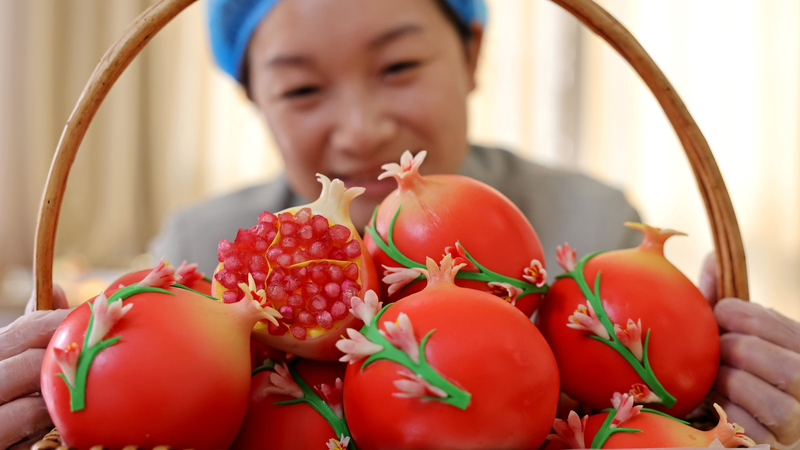 山東省「ざくろ形の縁起饅頭」で春節を迎える準備