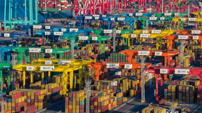 中国本土の11月経済、安定成長続く　工業とサービスがけん引