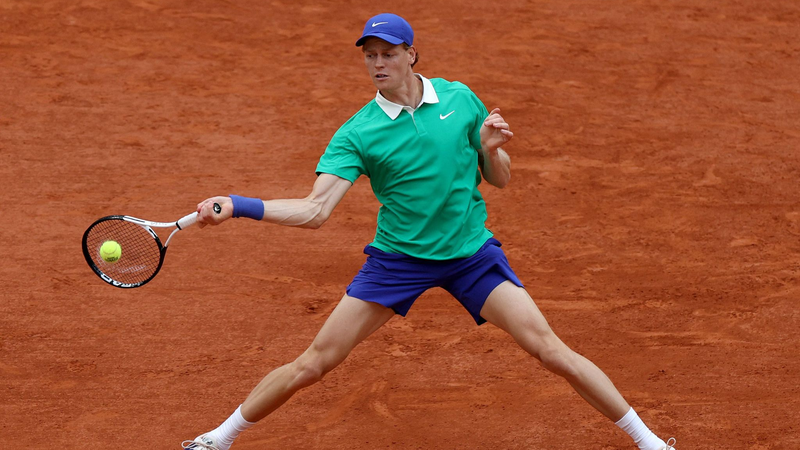 全仏オープン準決勝：シナーがジョコビッチ撃破、決勝でアルカラスと対戦へ