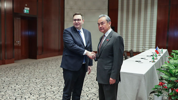 中国とチェコ外相が関係改善に向け協議　核心的利益尊重を確認