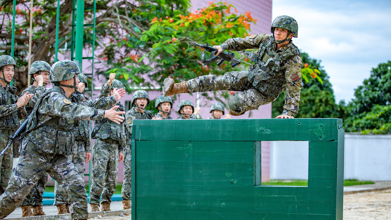 習近平氏の軍法治ガバナンス論集が刊行 中国軍の統治改革