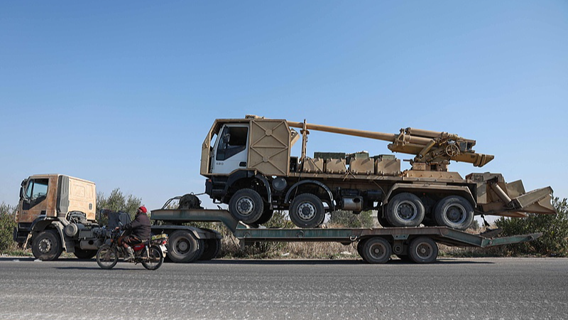 シリア軍、ダマスカス郊外からの撤退報道を否定　南部で戦闘激化