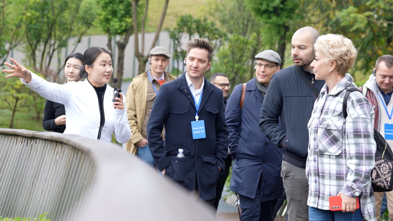 欧州研究者が見た中国南西部の今：パンダからEVまで video poster