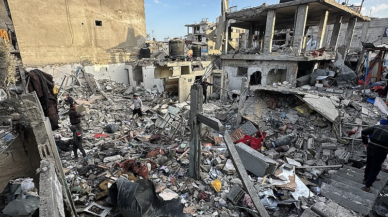 イスラエル軍がガザで「大規模攻撃」 国際ニュースの今 video poster