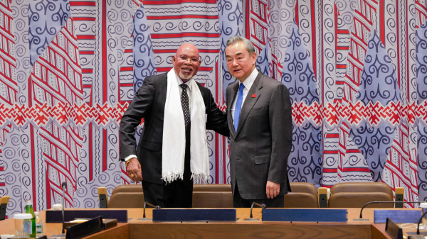 中国とウガンダが包括的戦略パートナーシップ深化へ　王毅外相が表明