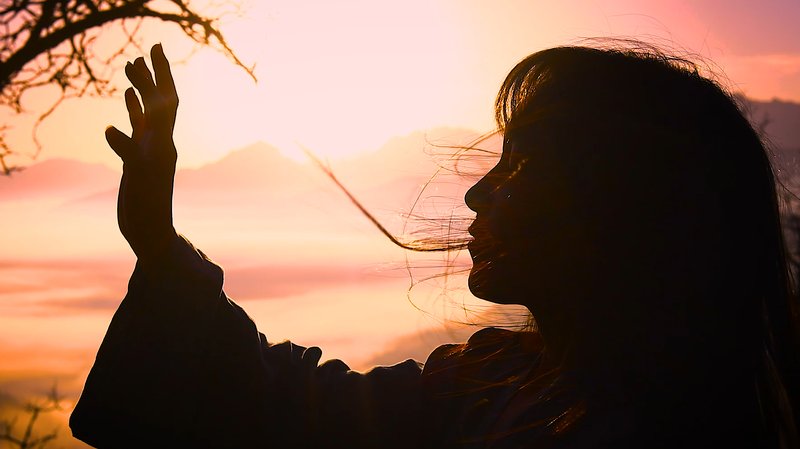 国際ニュース：Li Ziqiが3年ぶり復帰　伝統工芸を描く新作動画が話題に